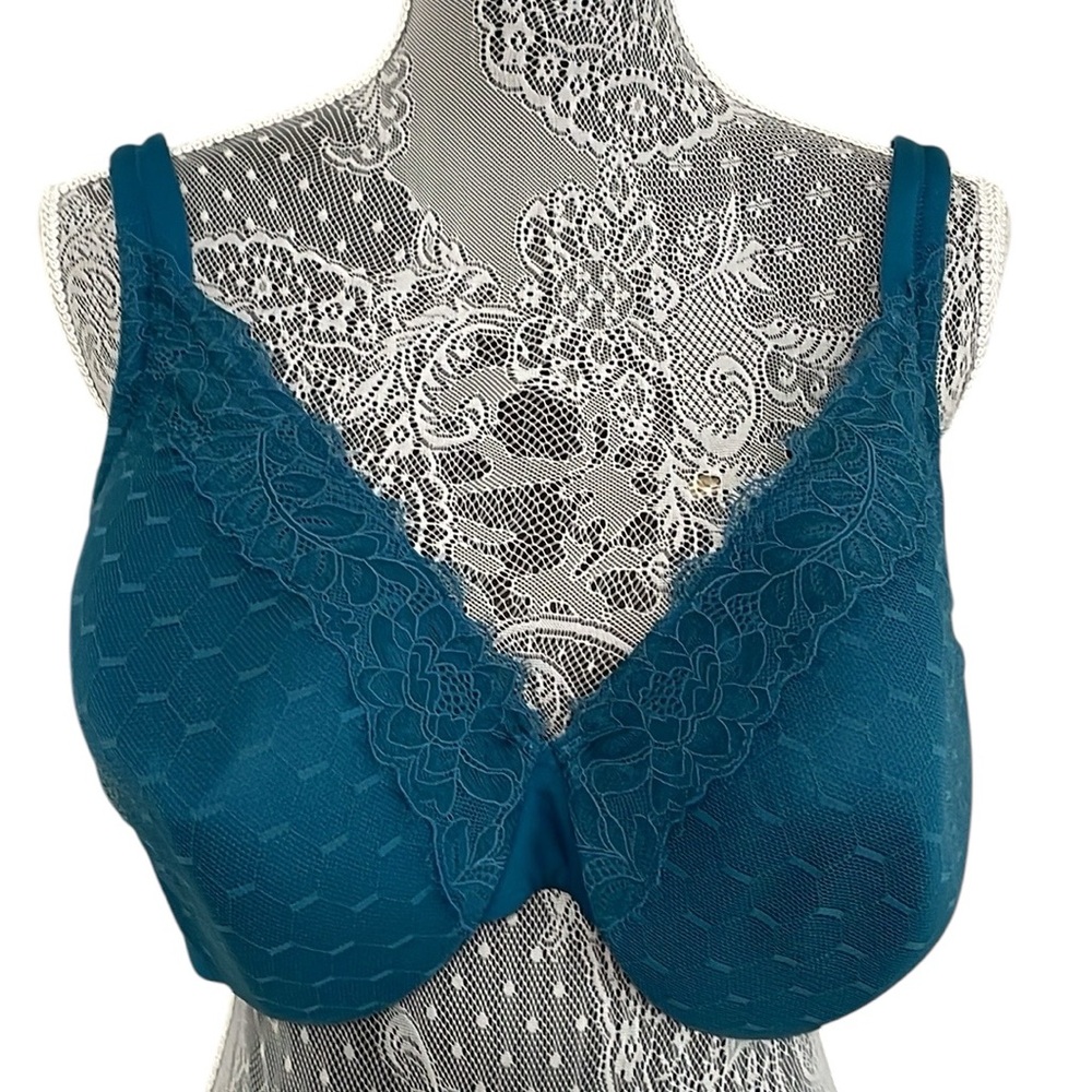 Cacique Size 46C teal blue lace bra. Lightly Lined. Full‎ Coverage. Underwire.